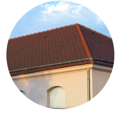 Travaux de couverture et de zinguerie en neuf, en rénovation ou en extension, travaux d'étanchéité de vos toitures, solutions de bardage.
